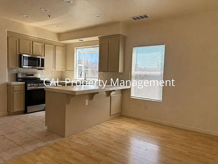1159 Cobblestone St — Photo 6