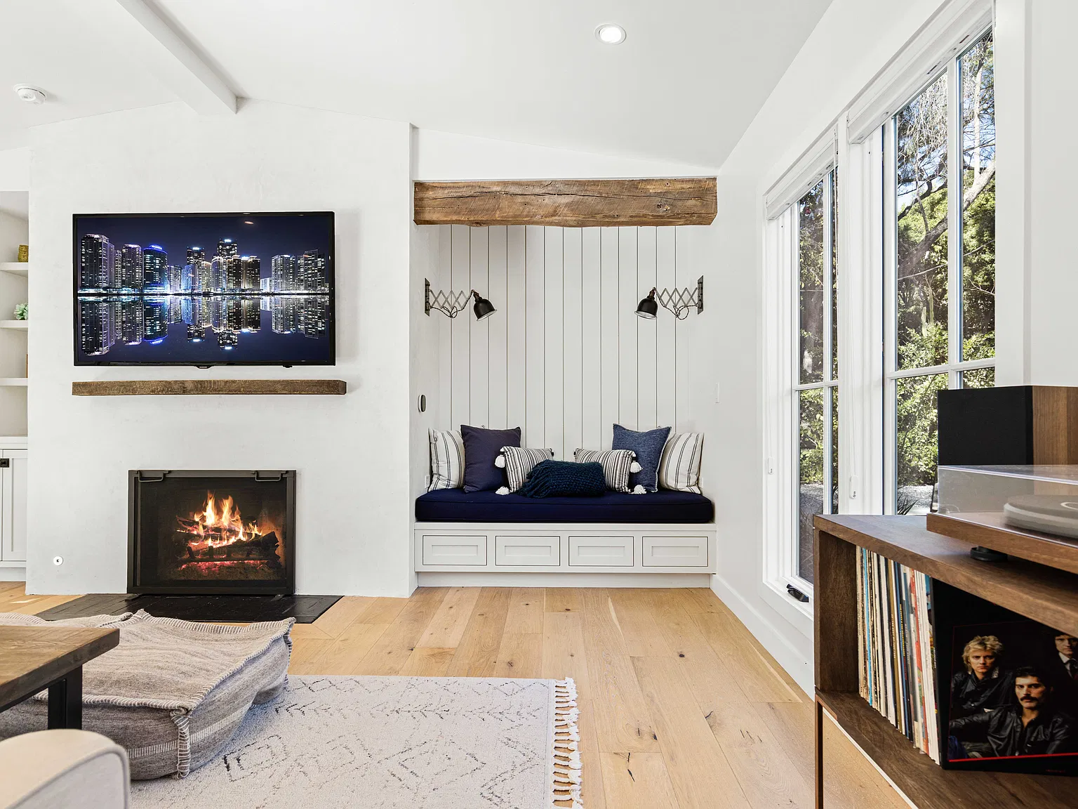 2245 Canyon Dr — Photo 4