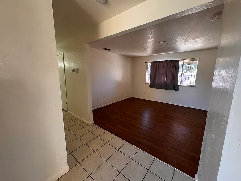 4445 N Emerson Ave — Photo 5