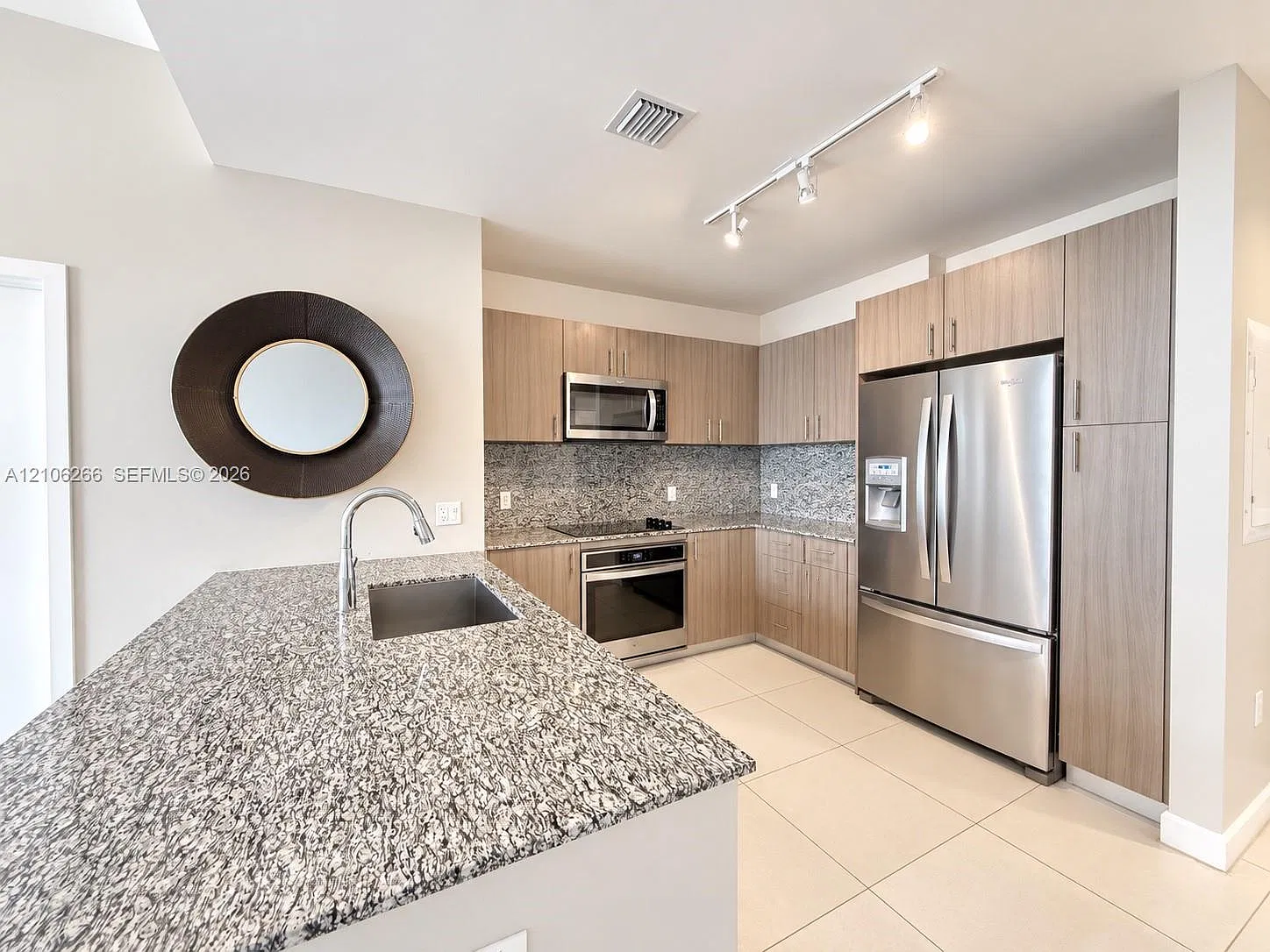 5350 Park Condo — Photo 1