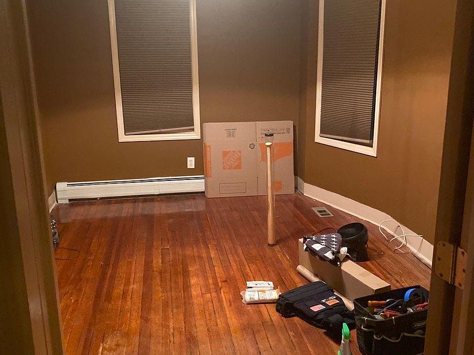 2nd image of 916 Post Ave #1