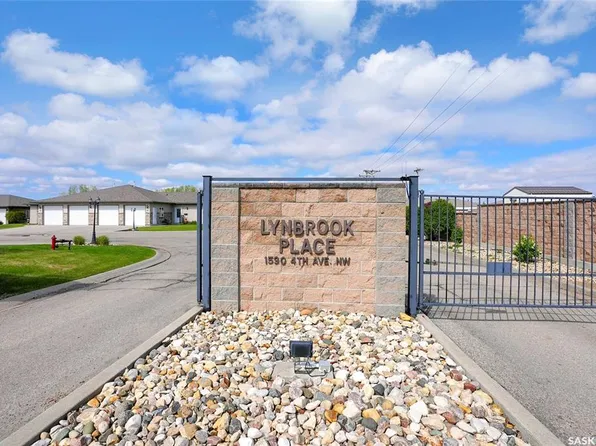 UNIT 1&2-1590 4th AVENUE NW, Moose Jaw, SK S6J 0A5