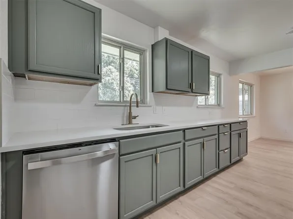 408 Betty Ln, Midwest City, OK 73110