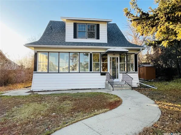 456 3rd AVENUE NE, Swift Current, SK S9H 2H2