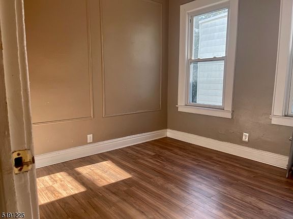 4th image of 22 Salem St Floor 2