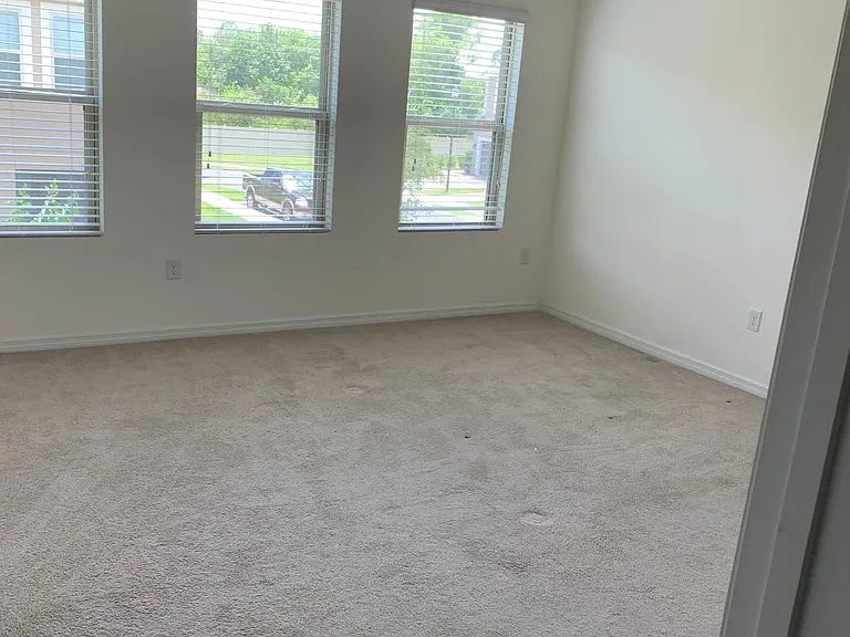 330 Misty Grove Ln — Photo 11