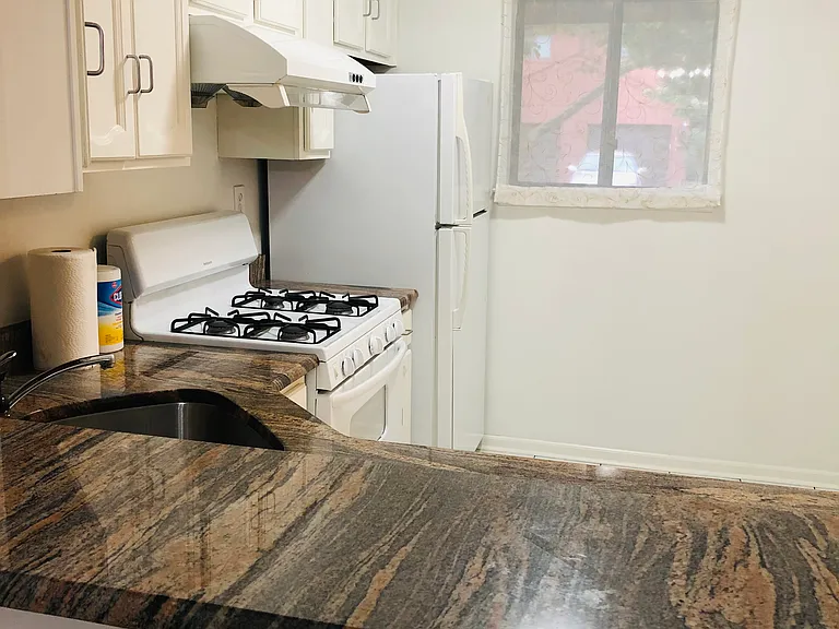 2 Palm Ct — Photo 2