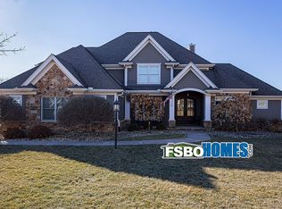 19152 247th Ave, Bettendorf, IA 52722