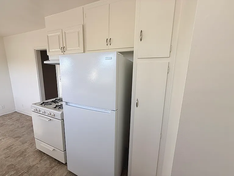 8429 Glenoaks Blvd #4 — Photo 9