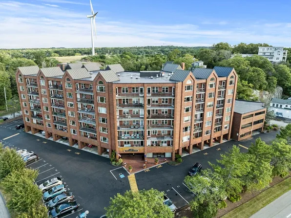 155 George Washington Blvd APT 304, Hull, MA 02045