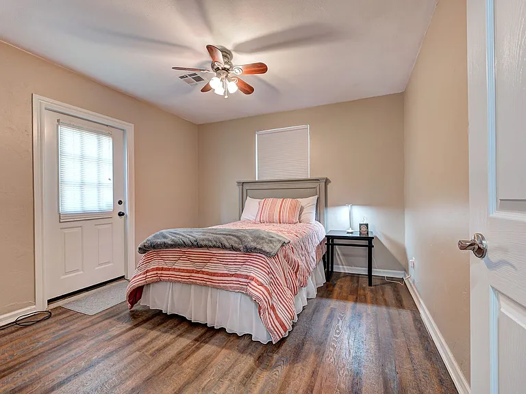 2801 Croydon Ct — Photo 10