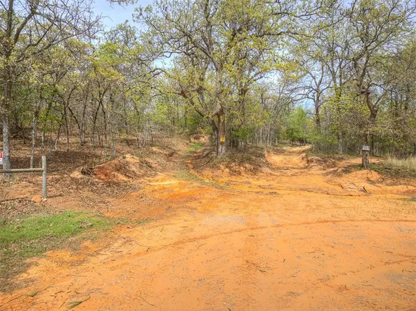 11301 La Rocha Dr, Newalla, OK 74857