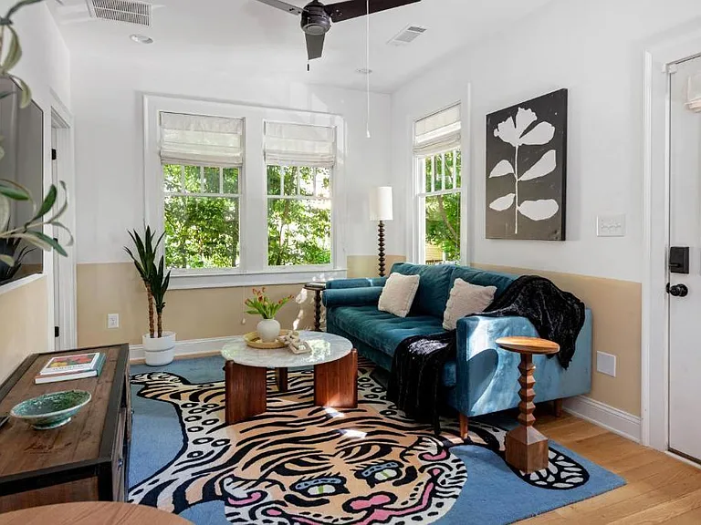 1054 Euclid Ave NE #CH — Photo 1