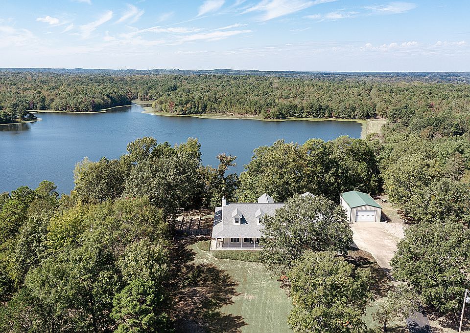 1st image of 133 Fox Pen Dr