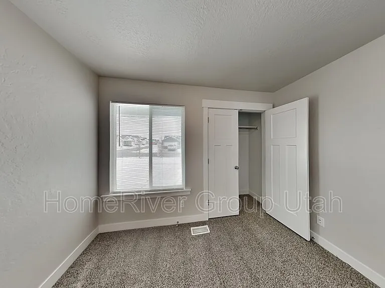 1375 E Rachel Way — Photo 17
