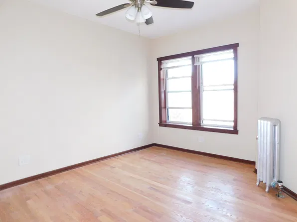 1319 W Touhy Ave #3E, Chicago, IL 60626