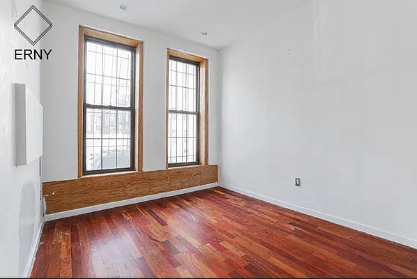 Rented by ERNY LLC | media 32