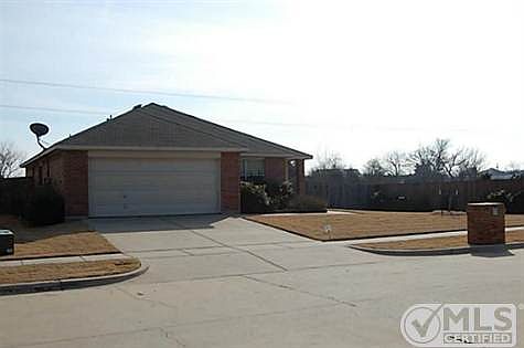 1st image of 905 Vicksburg Dr