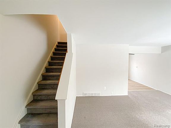 5th image of 27890 Eastwick Sq