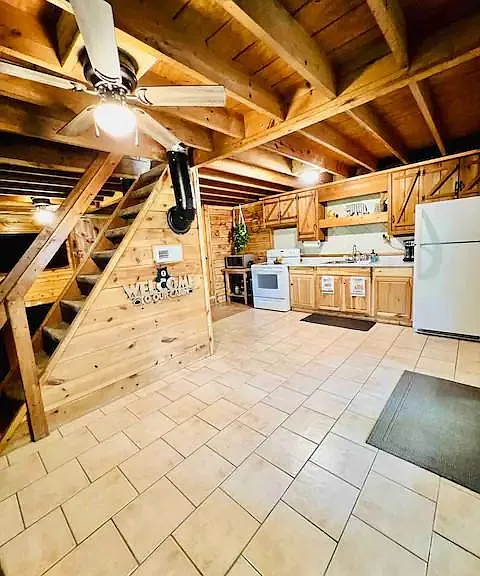 69 Locust Ln — Photo 8