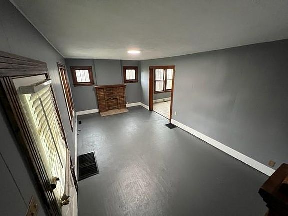 3rd image of 909 Prospect Ave