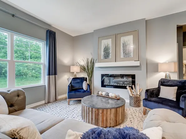 12572 Marshview Dr, Rogers, MN 55374