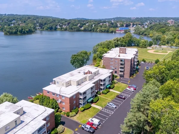 30 Hamilton Rd APT 304, Arlington, MA 02474