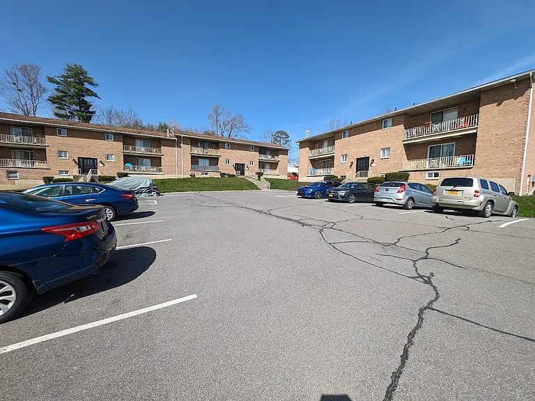Squire Colony Apartments — Photo 2