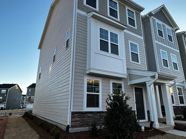 511 Deercroft Dr, Apex, NC 27539