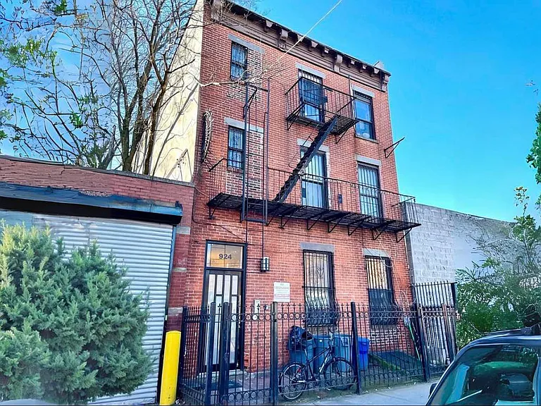 924 Dean St #2FF — Photo 10