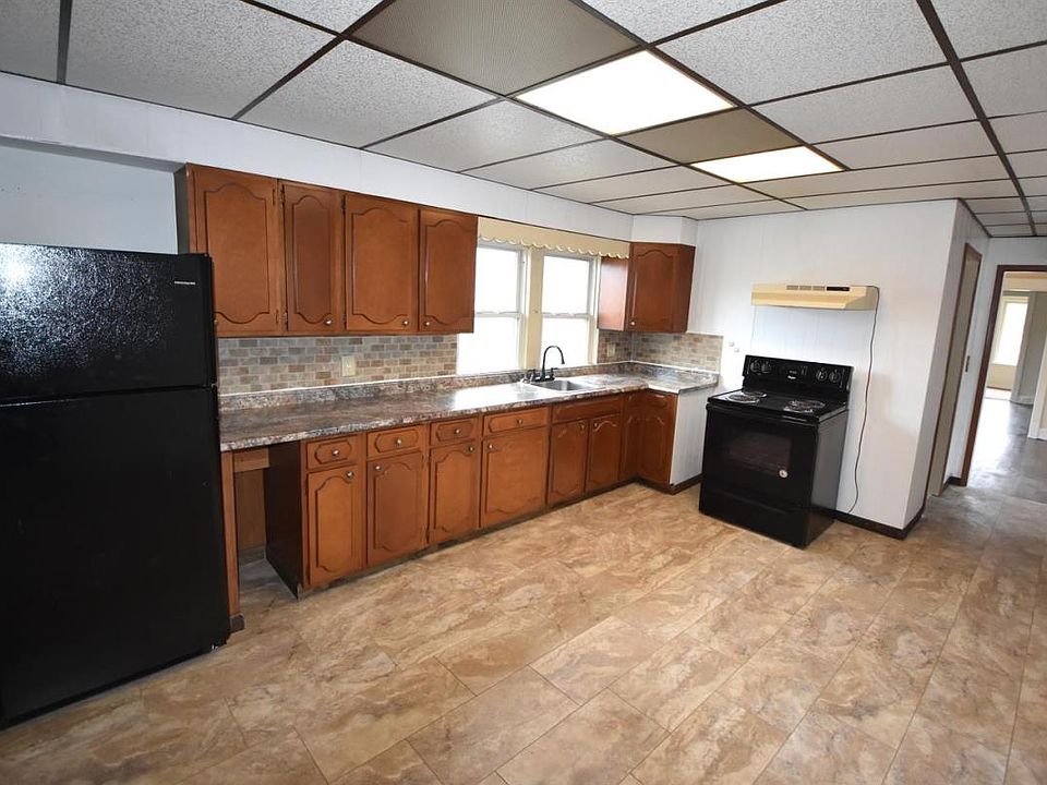 1st image of 26 Tompkins St APT 2