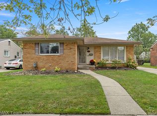 6300 Cambourne Rd, Dearborn Heights, MI 48127