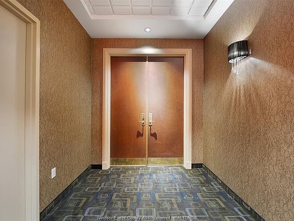4th image of 4955 Riverside Dr E #901