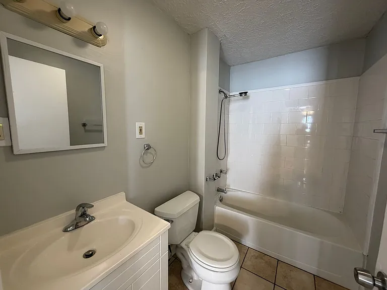 6103 W Clinton Ave — Photo 6