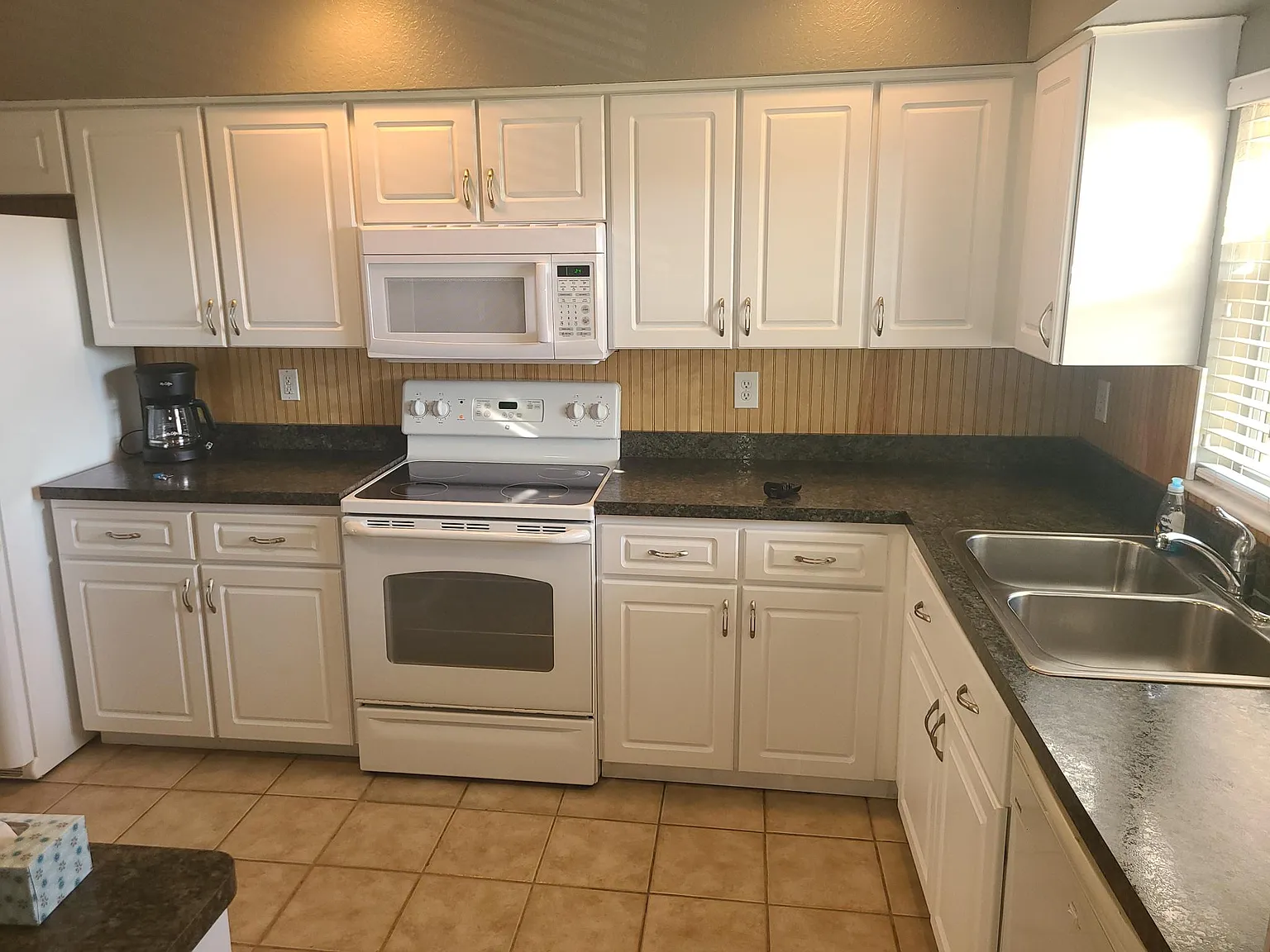 2 bed, 1025 sqft, $1,600 — Photo 3