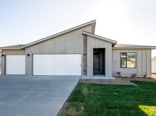 841 Strike Eagle St, Mountain Home, ID 83647