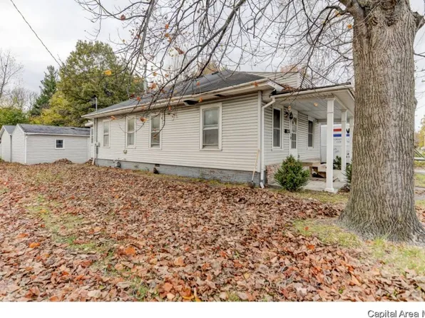 425 N Cheney St, Taylorville, IL 62568