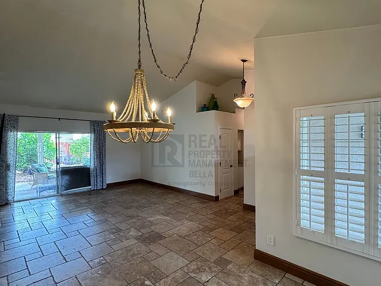 16517 Mountain St — Photo 5