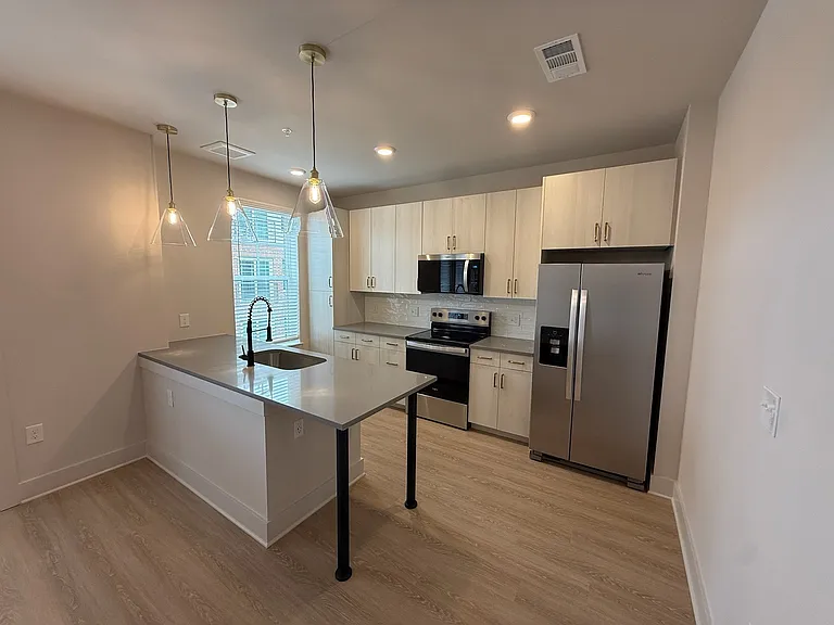 District on the Etowah Apartments — Photo 374