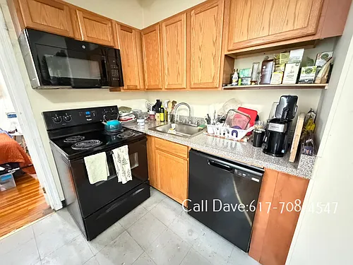1126 Commonwealth Ave Photo 1