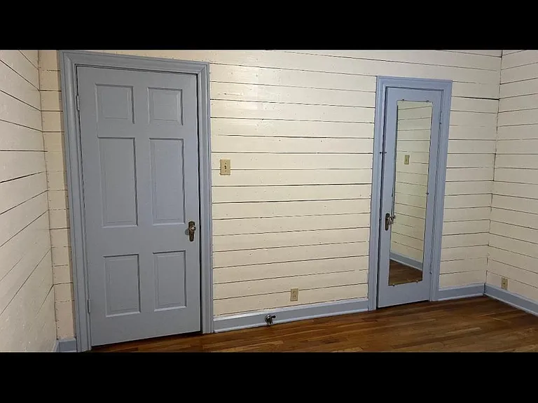 1900 Central Dr — Photo 13
