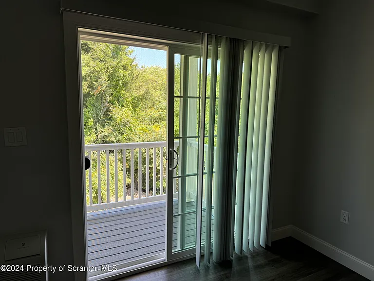 101 Circle Dr — Photo 26