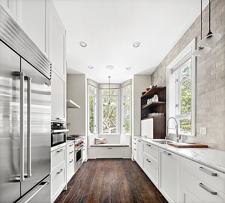 Sold by Compass | media 7