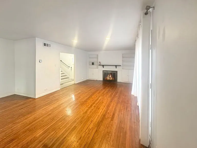 274 E Edgewood Pl — Photo 2