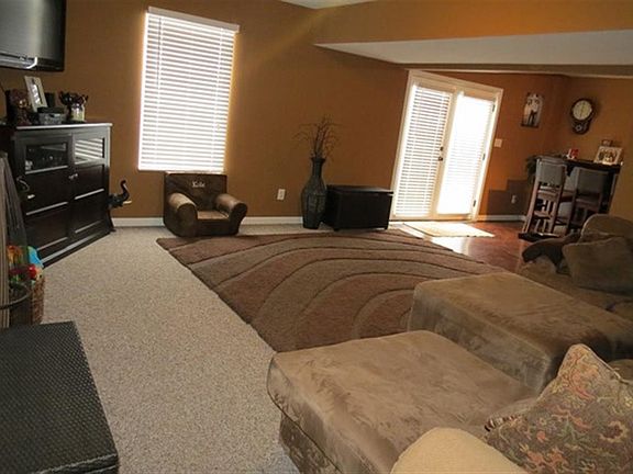 3rd image of 374 Catalpa Cir