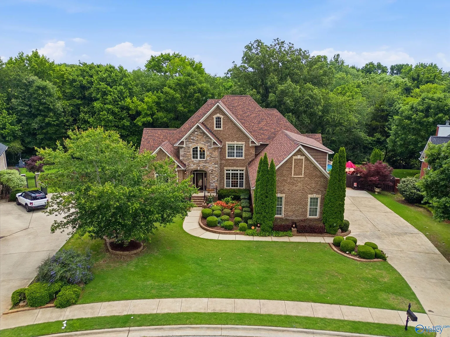 4 bed, 4.5 bath, 4671 sqft, $4,300 — Photo 1