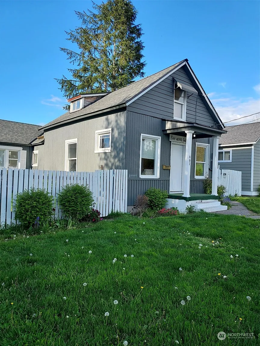 607 Cosgrove Street photo 1