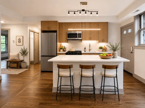 1902 W Pratt Blvd, Chicago, IL