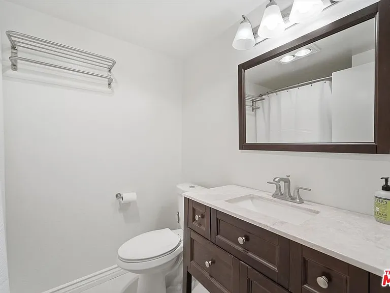 1544 Michael Ln — Photo 37