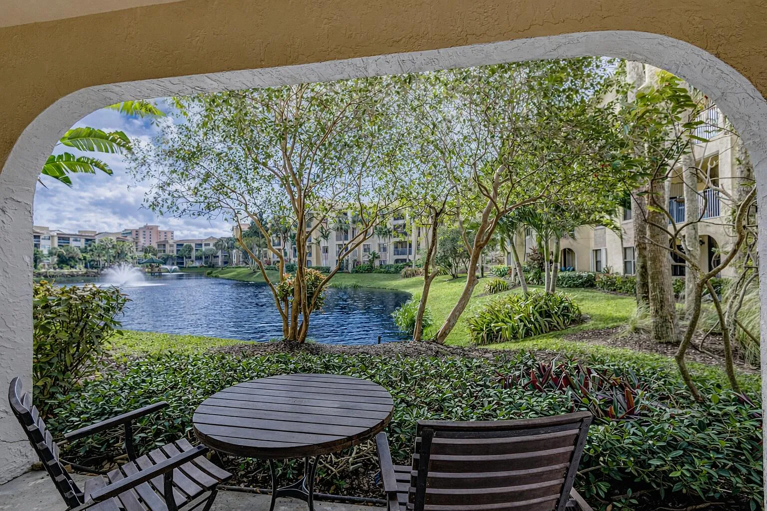 3 bed, 2.0 bath, 1446 sqft, $2,500 — Photo 2